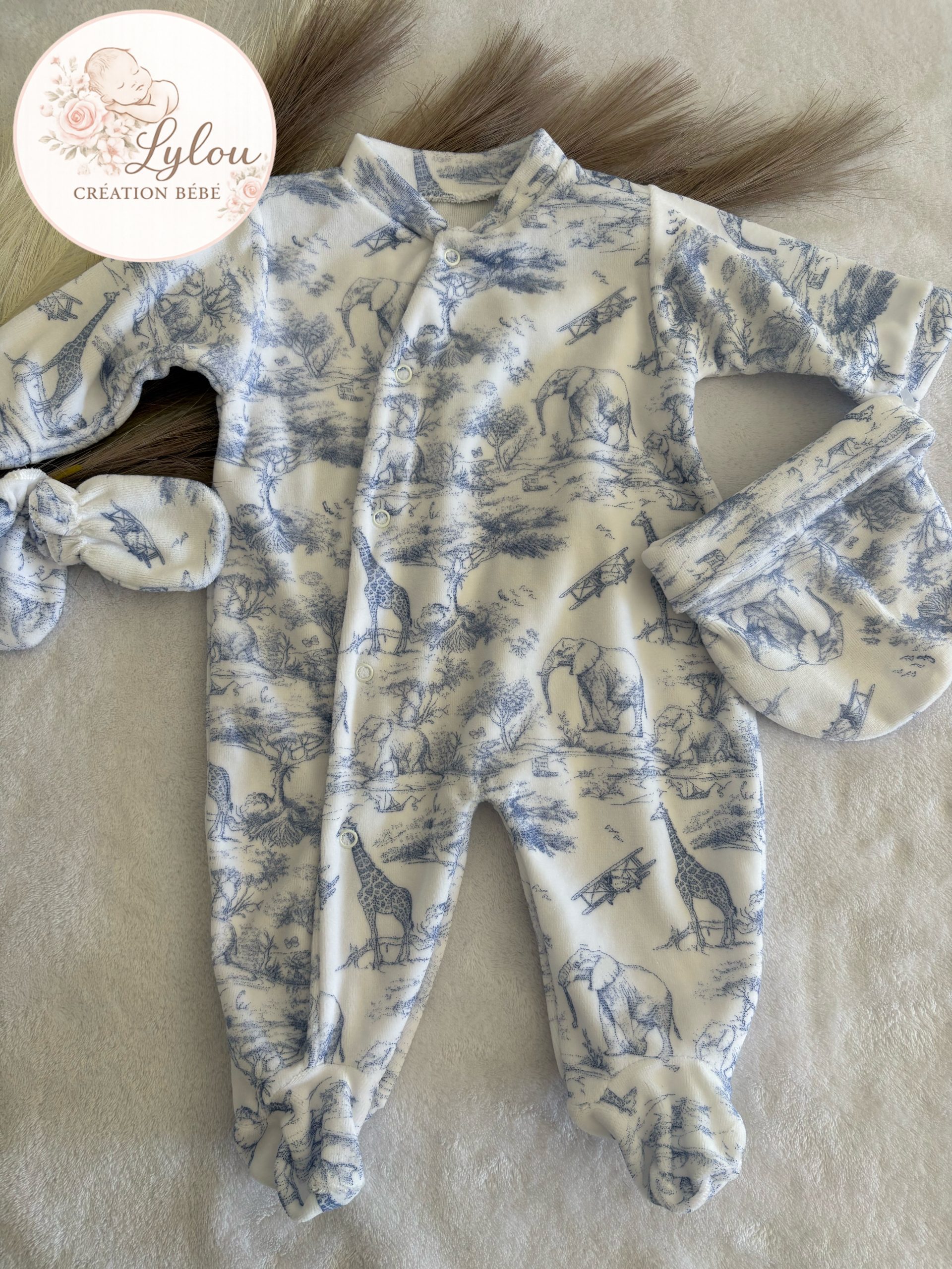 Ensemble naissance bébé safari, Pyjama +bonnet + moufles en coton doux – Image 2