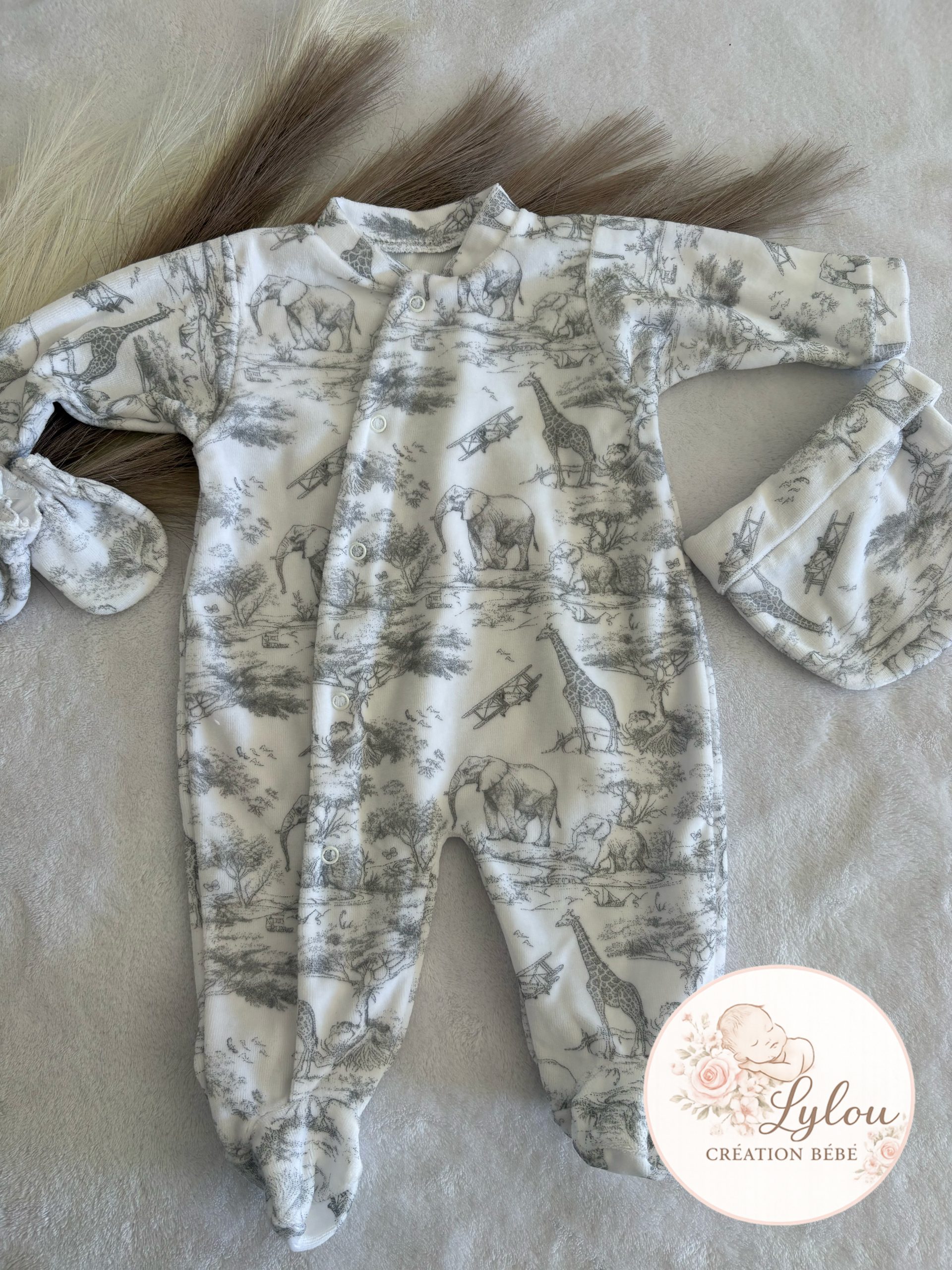 Ensemble naissance bébé safari, Pyjama +bonnet + moufles en coton doux – Image 4