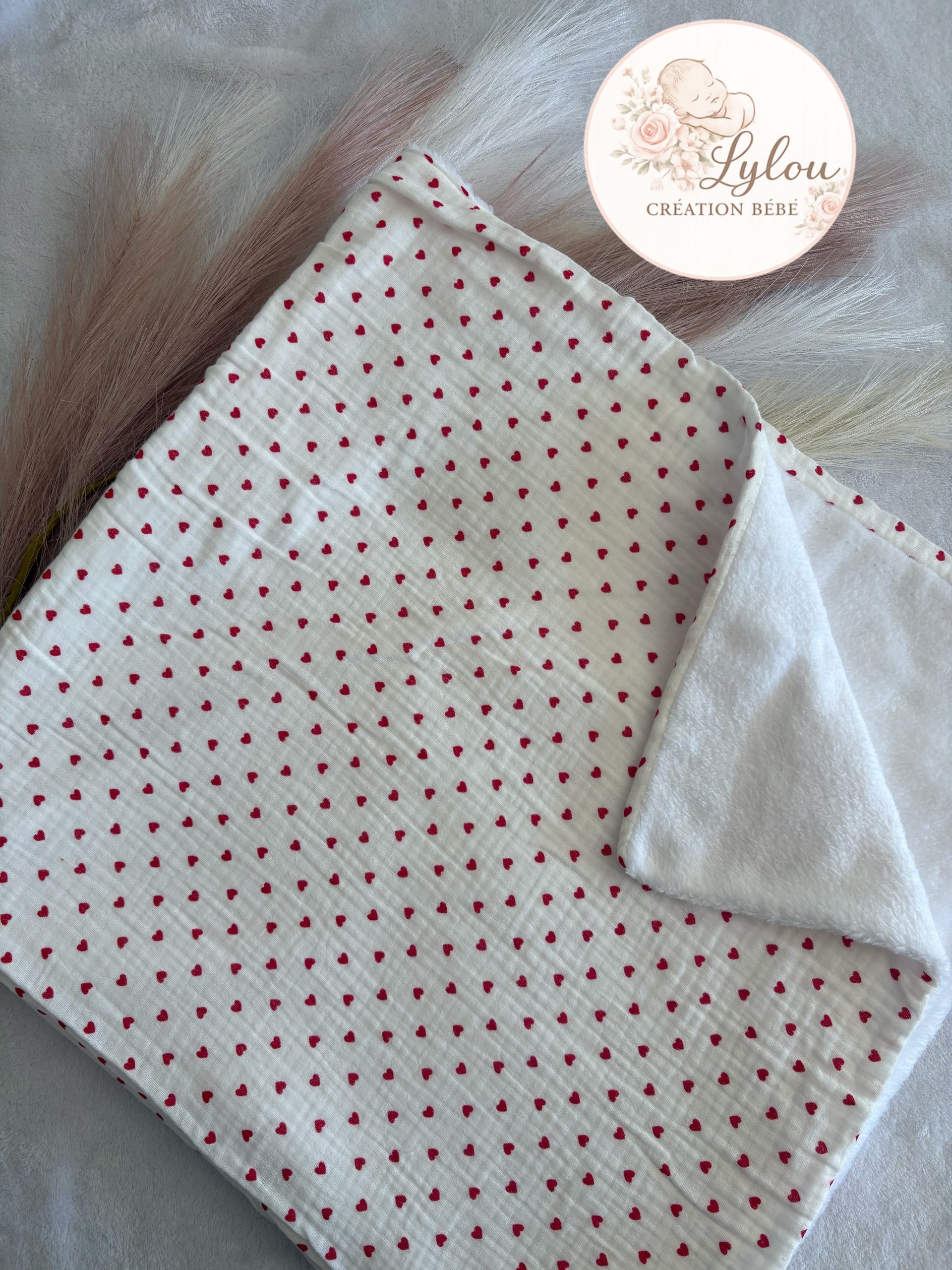 Plaid bébé gaze de coton- Motif cœurs doux et personnalisable
